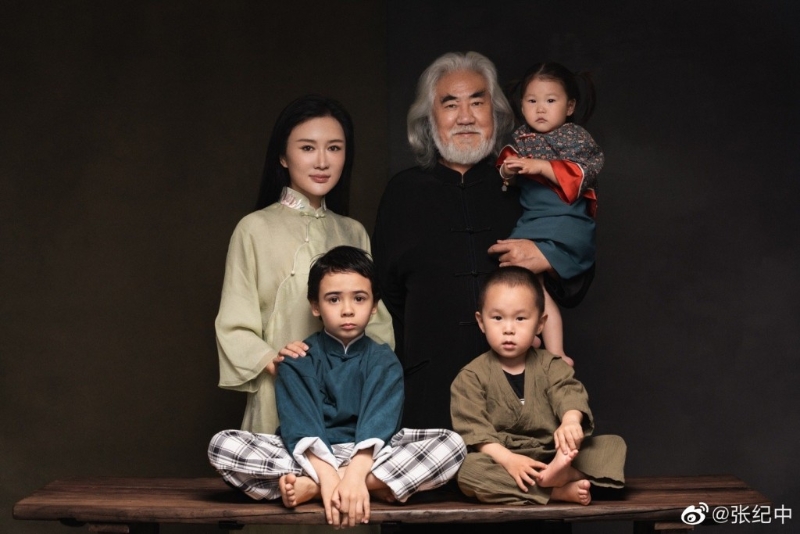 張紀(jì)中老當(dāng)益壯，兩人已先后誕下一對子女。