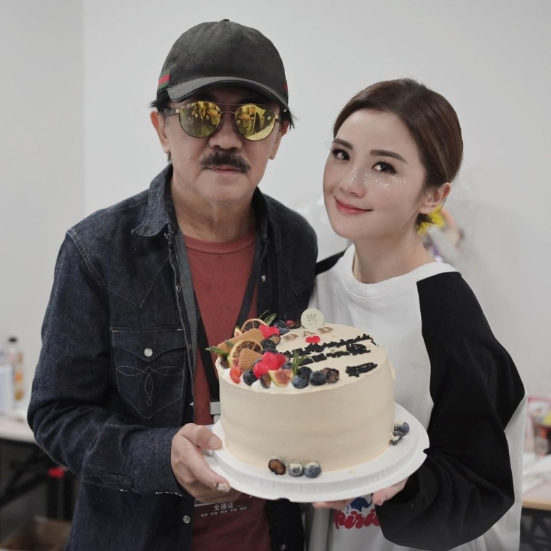昨日（23日）蔡卓妍就在IG上分享了同爸爸慶生的照片，場面滿載溫馨，樂也融融。