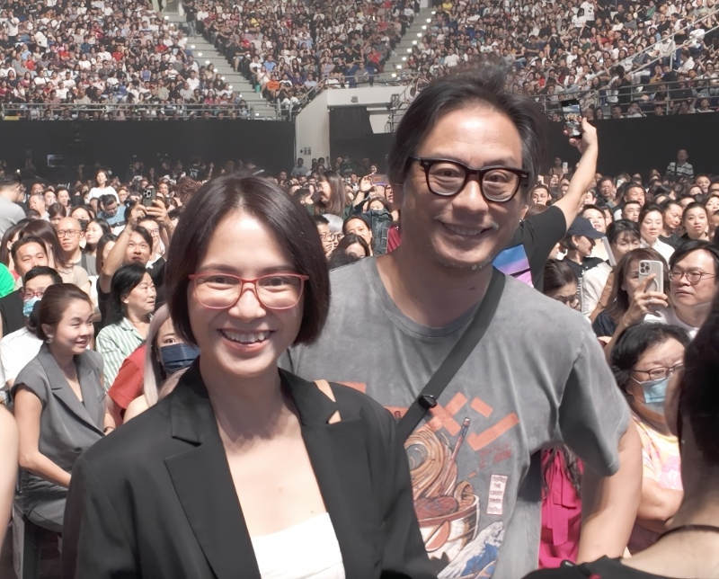華仔為彭順演出的新戲《危機(jī)航線》仍在熱映中，難得彭導(dǎo)和太太李心潔這晚作為座上客。