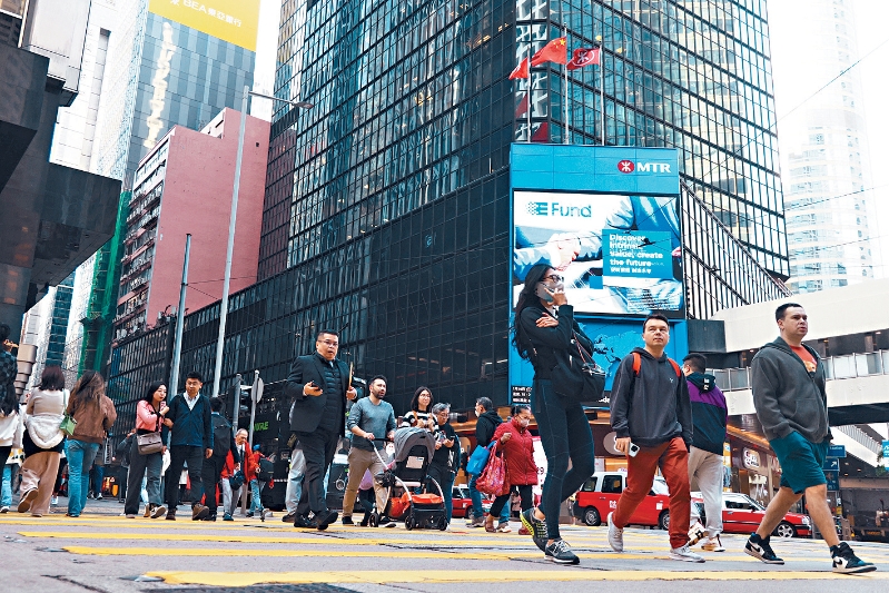 新一份《施政報(bào)告》宣布將推出“社區(qū)調(diào)解先導(dǎo)計(jì)劃”的“績(jī)效指標(biāo)”，繼續(xù)推動(dòng)調(diào)解文化。