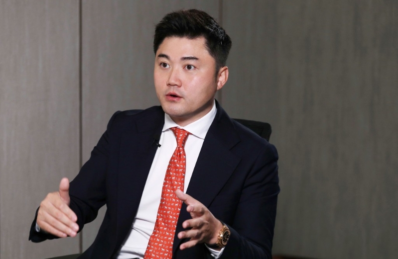 星島新聞集團行政總裁兼社長蔡晉博士指，星島是連接香港、內(nèi)地及世界的重要信息橋樑及產(chǎn)業(yè)平臺，期望將“能做之事盡力做好”，幫助香港政府，乃至全港各界推進(jìn)社會整體進(jìn)步。