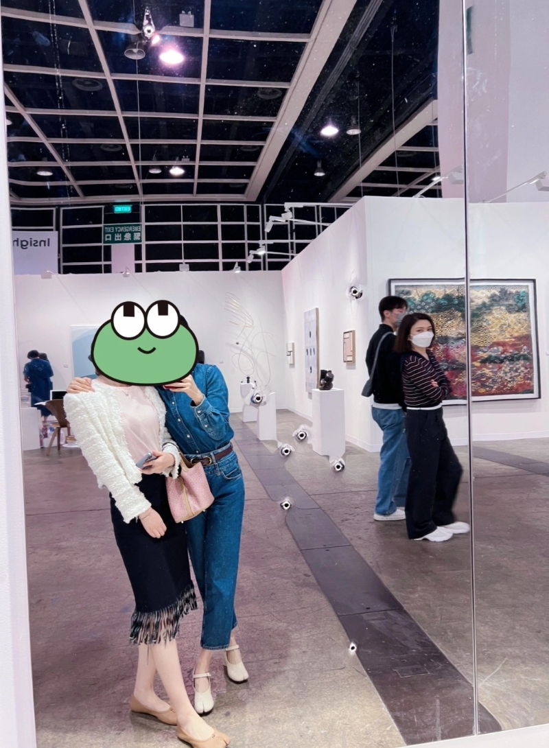 關(guān)之琳曾被網(wǎng)民見到行Art Basel時，旁邊有身材高大的小鮮肉。