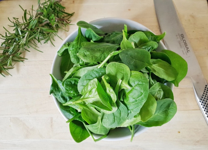 菠菜在“最健康蔬菜排行榜”排名第五。
