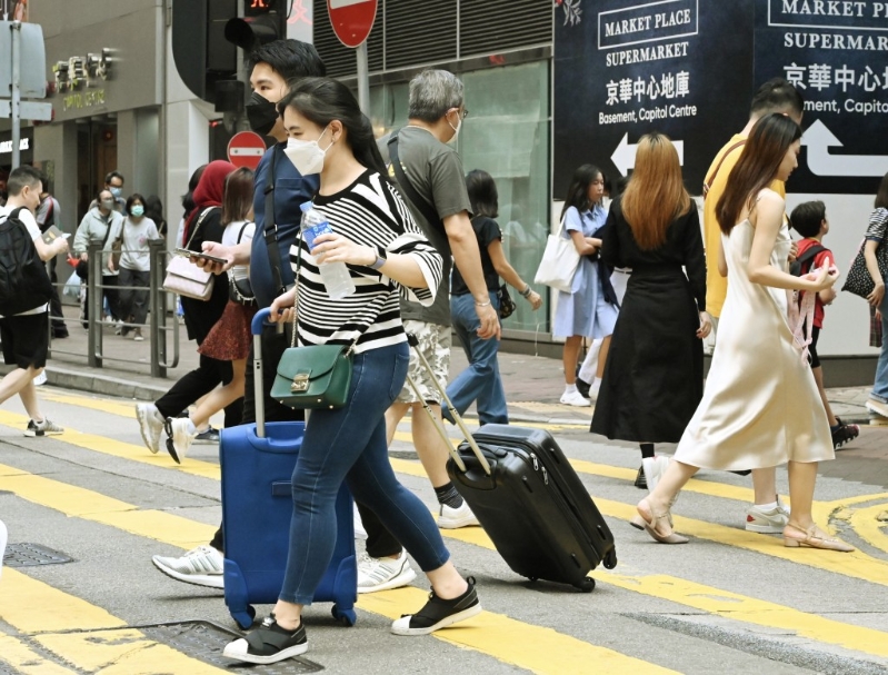 12月1日起恢復(fù)深圳市戶籍居民赴香港「一簽多行」個(gè)人游簽注。資料圖片