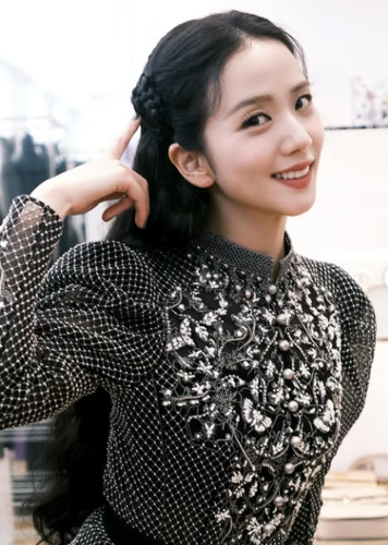 第一名就是BLACKPINK成員Jisoo。