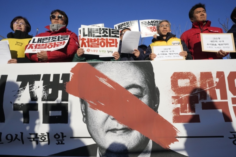 韓國首都首爾今晨有反尹錫悅示威，要求他下臺(tái)。
