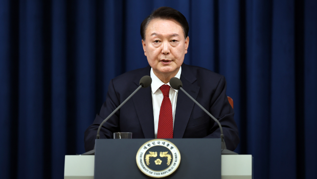民進(jìn)黨挺尹錫悅戒嚴(yán)鬧國際大笑話