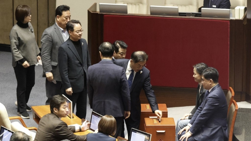 韓國國會議員就尹錫悅彈劾案投票。