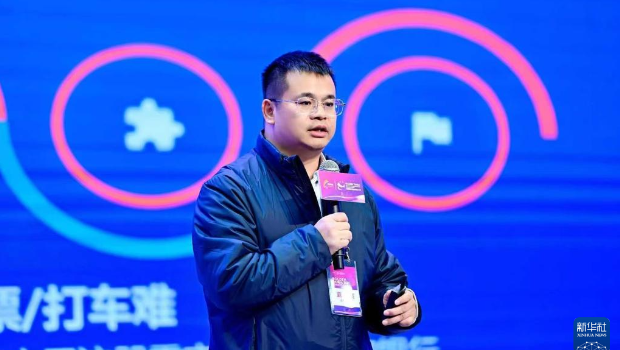 澳創(chuàng)時代創(chuàng)始人姚錦程在一創(chuàng)業(yè)論壇上做演講