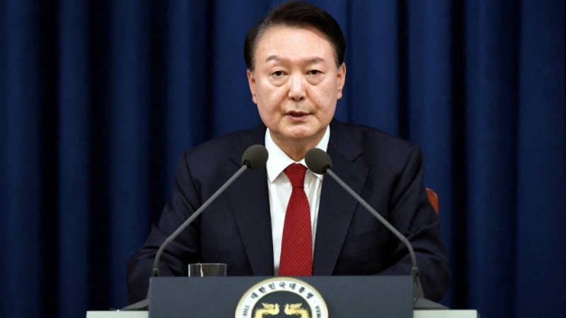 就尹錫悅宣布戒嚴(yán)令引發(fā)的風(fēng)波，南韓警方搜查總統(tǒng)府。路透社