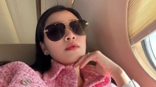 劉德華老婆表妹坐私人飛機(jī)外游，身家達(dá)30億生活奢華