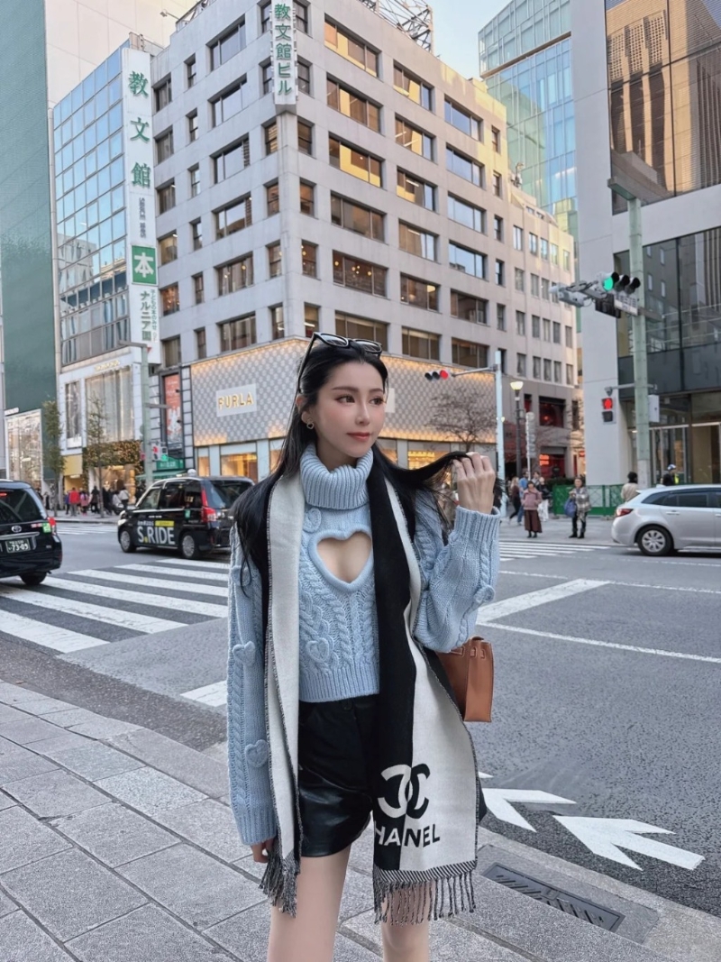 Joann日前疑似真空上陣，性感現(xiàn)身日本街頭。