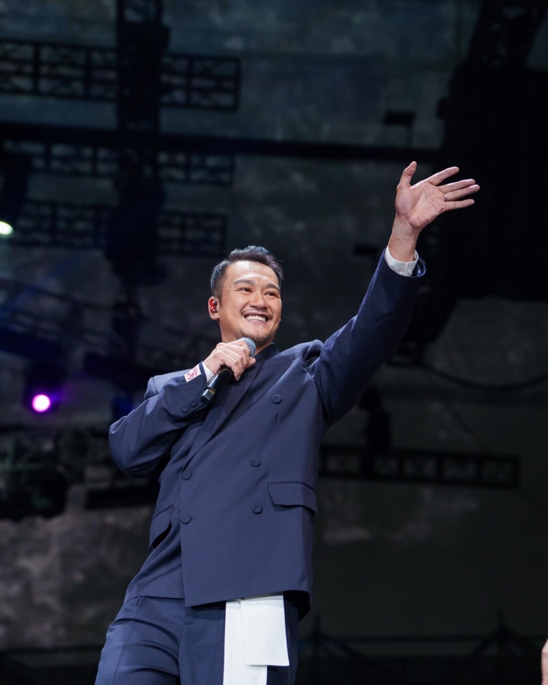 41歲的吳浩康近年兼顧地盤和幕前工作，被外界力贊“真漢子”，成功洗底。