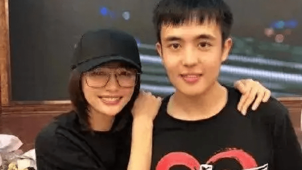 王星女友嘉嘉功不可沒(méi)