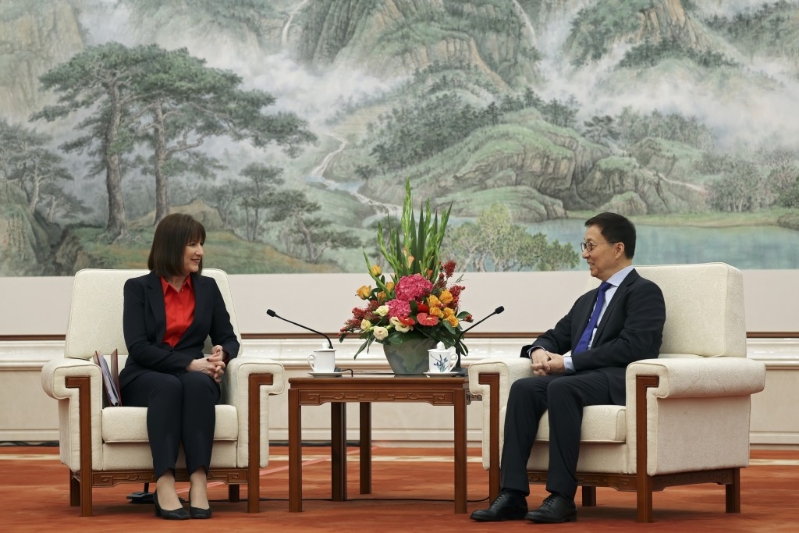 國家副主席韓正會見李韻晴。 美聯(lián)社