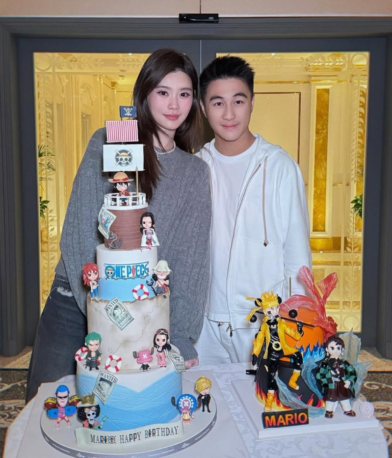 何猷君30歲生日，老婆奚夢(mèng)瑤為他花盡心思慶祝，臺(tái)上兩個(gè)動(dòng)漫主題蛋糕就是為老公精心安排。