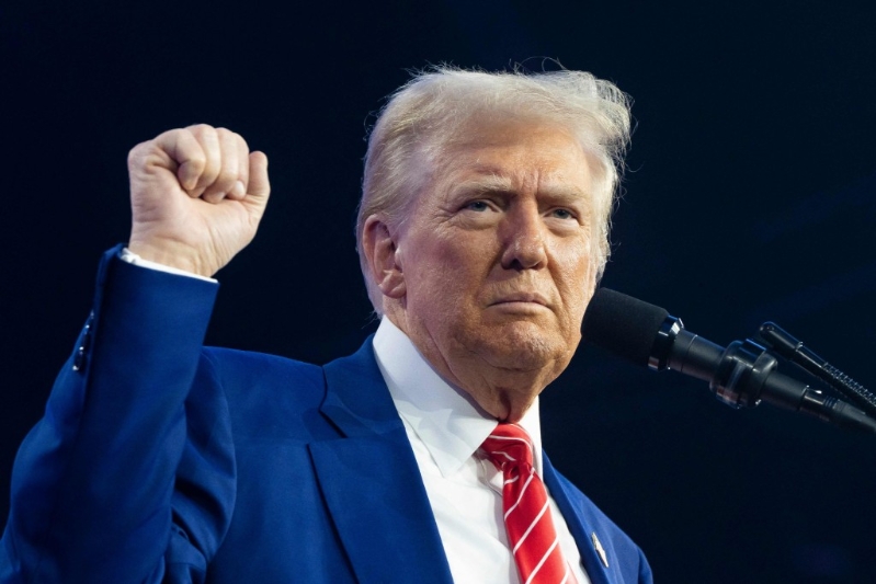 特朗普（Donald Trump）今日正式第二度就任美國總統(tǒng)，外界關(guān)注其對中美關(guān)系及股市走勢影響。