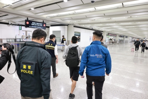 一名被困緬甸詐騙園區(qū)的港人1月16日獲釋回港。