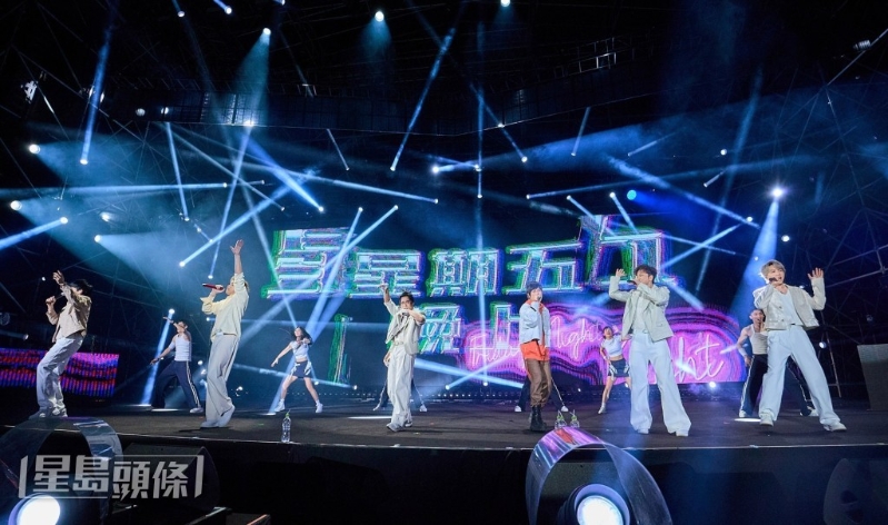 阿信驚喜現(xiàn)身與Energy嗨唱《星期五晚上》。