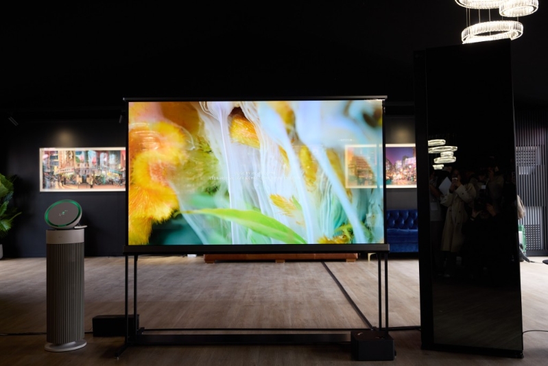 SIGNATURE OLED T尺寸為77吋，解像度為4K，支持120Hz更新率及Dolby Vision及HDR10+格式。