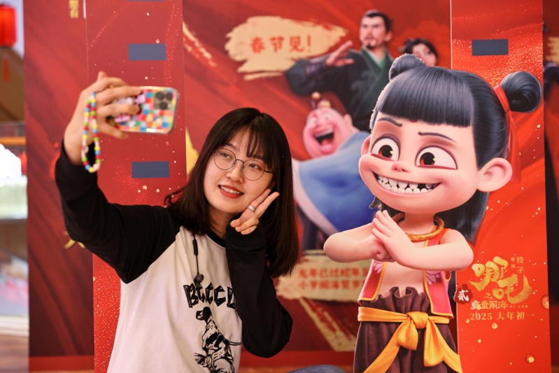 《哪吒2》在院線上映16天，票房已經破百億元，在中國電影史上創(chuàng)下多項紀錄。 中新社