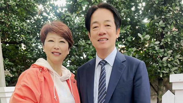 民進黨“立委”陳亭妃與賴清德合照。