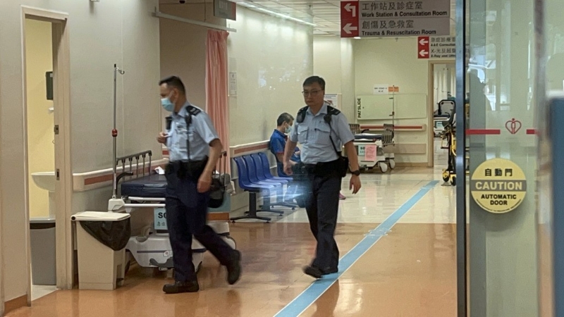 警員