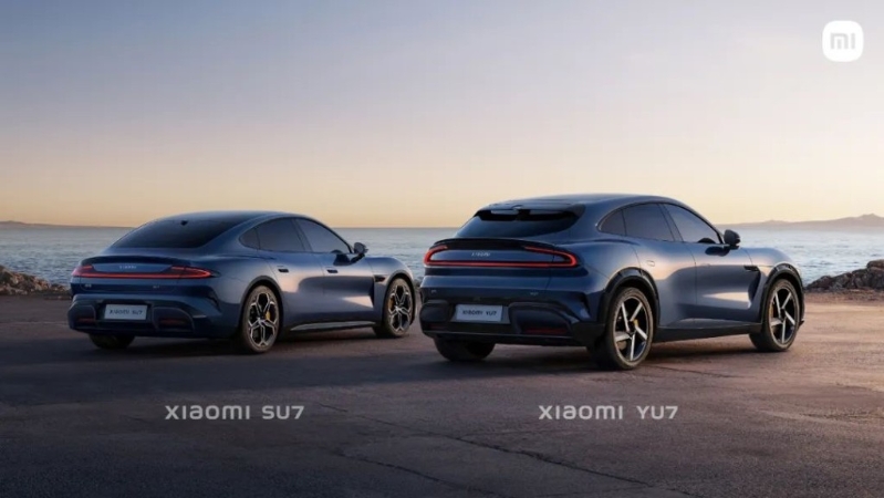 小米Xiaomi SU7(左)及YU7(右)目標(biāo)是2027年出口海外市場(chǎng)發(fā)售。