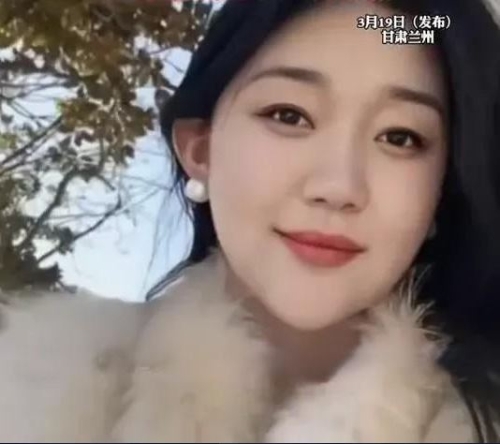 王瑋在網(wǎng)上發(fā)布的美顏照片。