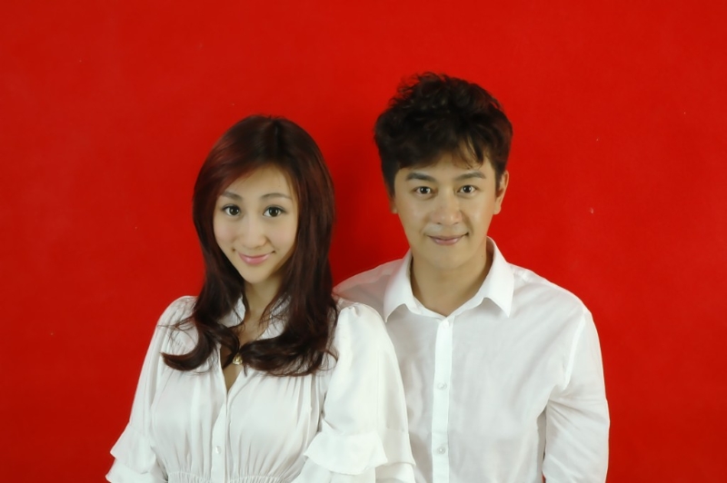 陳浩民在2011年宣布與蔣麗莎注冊結(jié)婚。