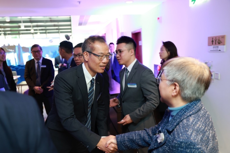 「顧問小組」主席葉云龍歡迎小組成員參與會議，就科技罪案趨勢及應(yīng)對方案交換意見。