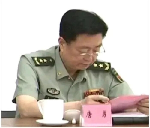 中央軍紀(jì)委副書記唐勇。