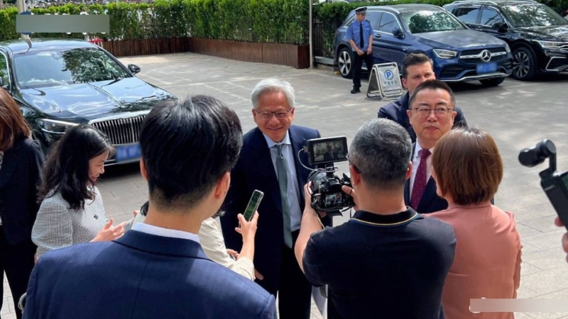 英偉達CEO黃仁勛時隔3個月再訪京。玉淵譚天