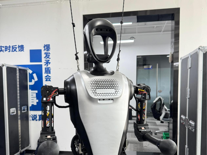 人形機器人