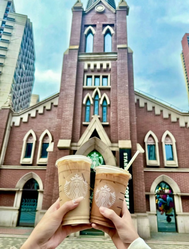 佛山最美教堂星巴克Starbucks 位于南海區(qū)萬科金域花園