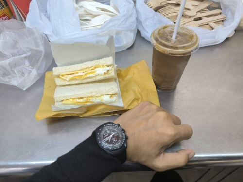 當(dāng)中各式雙拼三文治只需$16