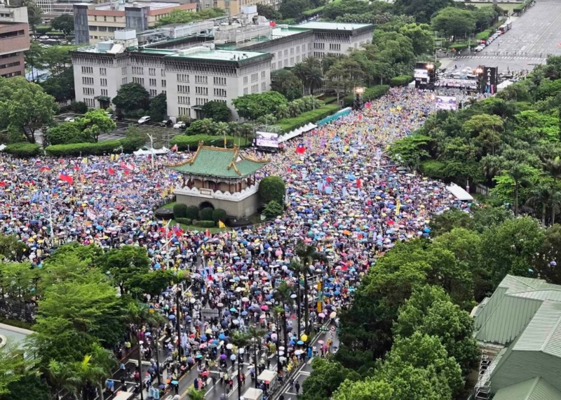 國民黨號召426上凱道游行，景福門空拍畫面超震撼。
