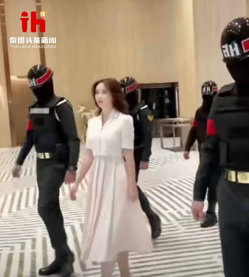 由軍警護送