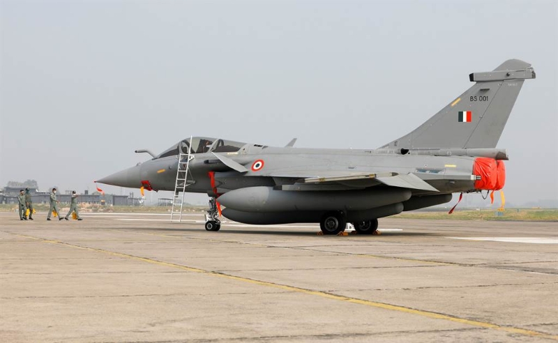 這架印度空軍編號(hào)“001”的法國“陣風(fēng)”戰(zhàn)機(jī)已被PL-15“除役”。.jpg