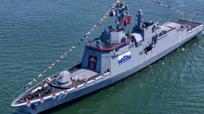 朝鮮新建驅(qū)逐艦下水“重大事故”。朝中社.jpg