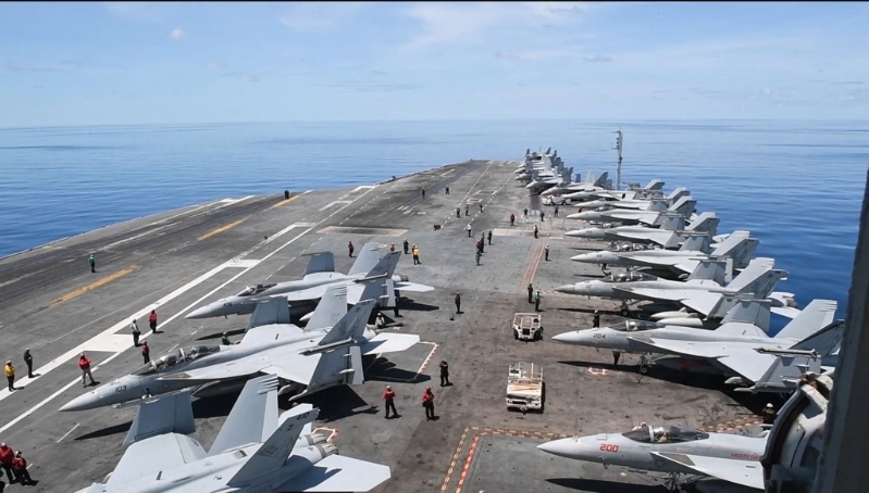 美國已經(jīng)緊急調(diào)派航空母艦“尼米茲號”從南海航向中東。