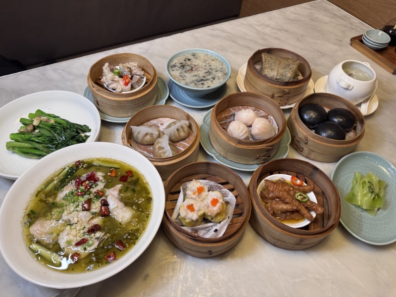 點(diǎn)心紙上的有逾70款菜式選擇，包括點(diǎn)心、現(xiàn)拉腸粉、粥粉麵飯、涼菜、小菜及甜品