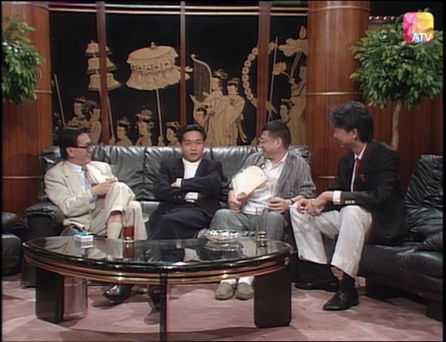 蔡瀾、黃霑、倪匡在1989年至1990年主持過兩季《今夜不設訪》，訪問過張國榮、周潤發(fā)等多位巨星。