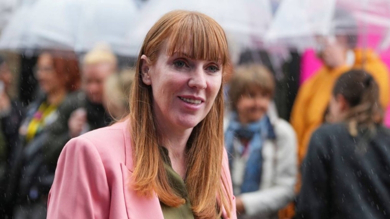 英國副首相安吉拉·雷納被掲少繳4萬鎊印花稅后，宣布辭職