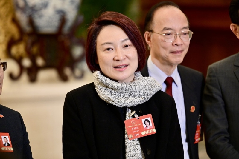 李慧瓊指親身出席閱兵儀式感到非常感動(dòng)及振奮，深刻感受到國(guó)家強(qiáng)大團(tuán)結(jié)的自信及強(qiáng)大凝聚力