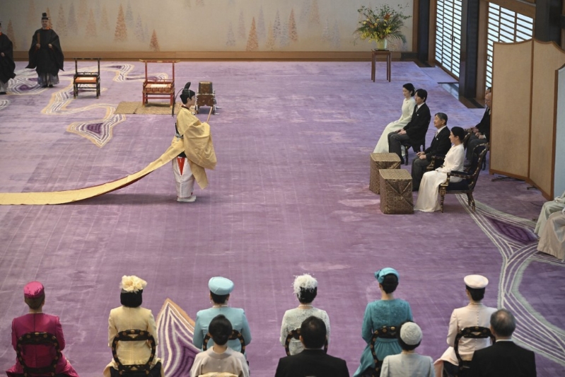 日皇德仁、皇后雅子、秋篠宮伉儷、日皇伉儷的長(zhǎng)女愛(ài)子、秋篠宮家的次女佳子等皇族出席觀禮。