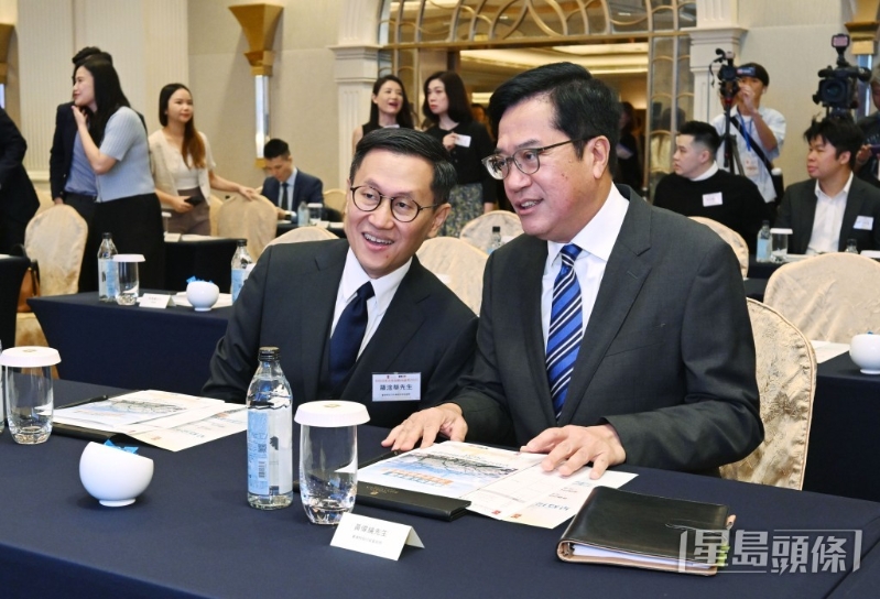 黃偉綸先生 黃偉綸先生