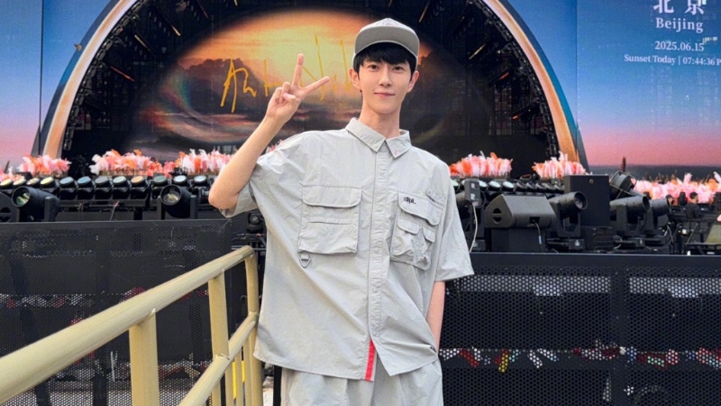 網(wǎng)傳男星于朦朧墮樓，消息實(shí)時登上微博熱搜。