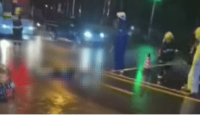 廈門一男子因暴雨天路燈漏電觸電身亡。