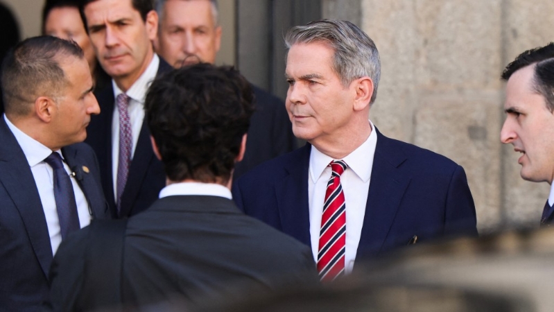 周日會談結(jié)束后，貝森特表示：“我們明天早上再開始